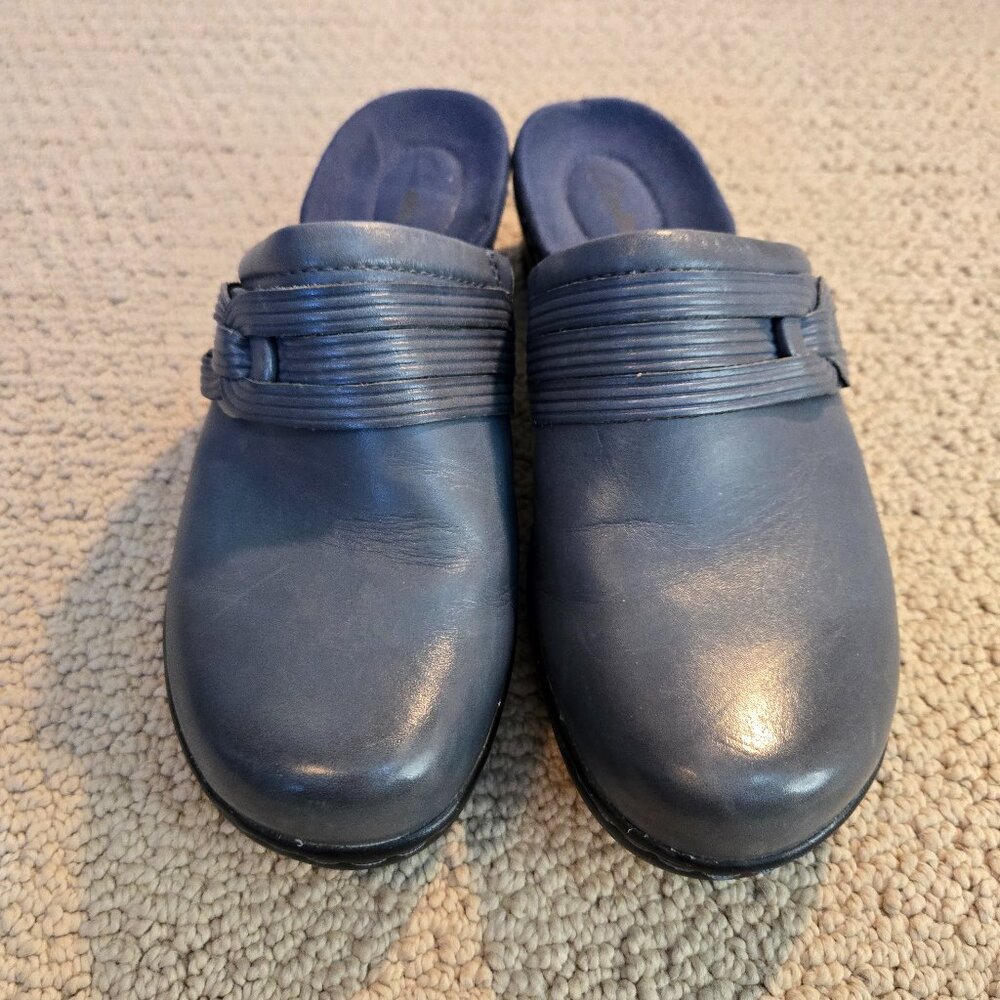 Clarks Womens Size 7 Blue Slip On Shoe w/Wedge